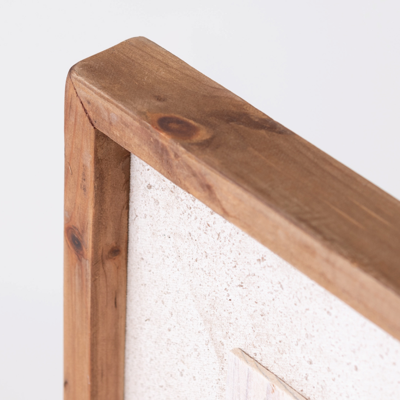 存在感のある古材が独特の存在感を放ちます