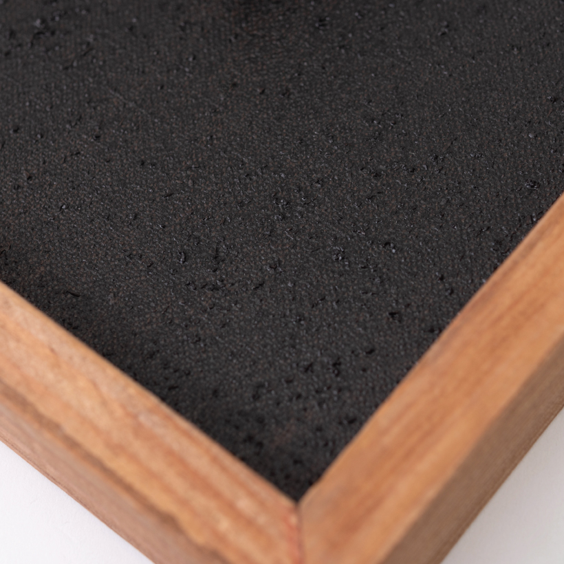 存在感のある古材が独特の存在感を放ちます