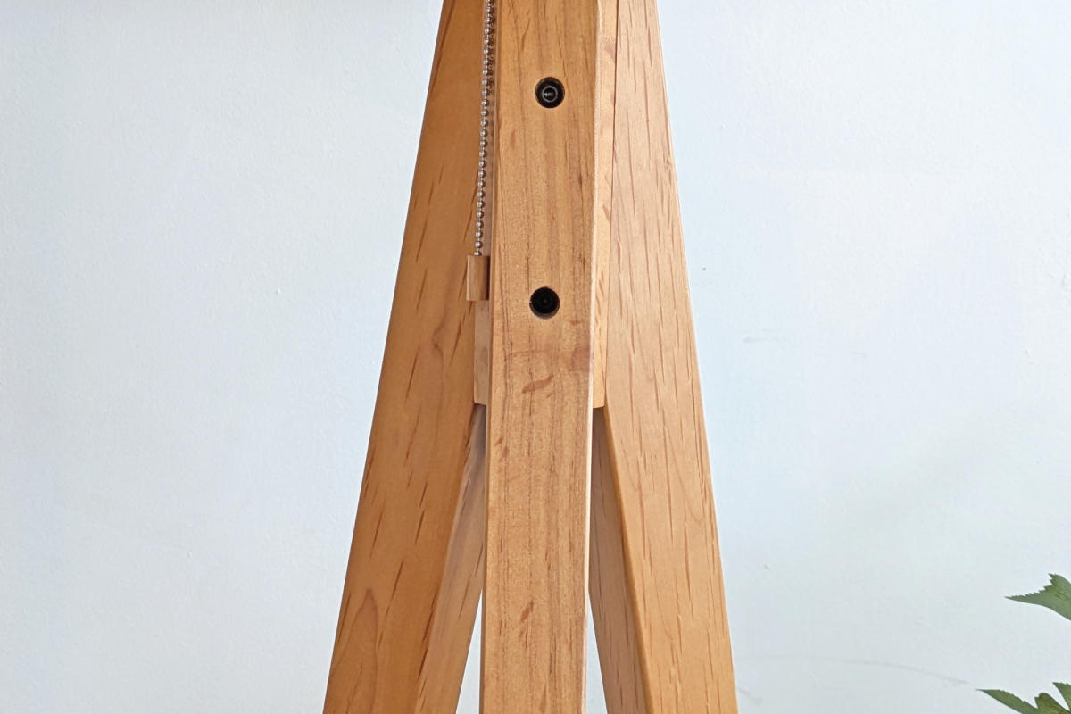 バーチの無垢材がナチュラルな雰囲気