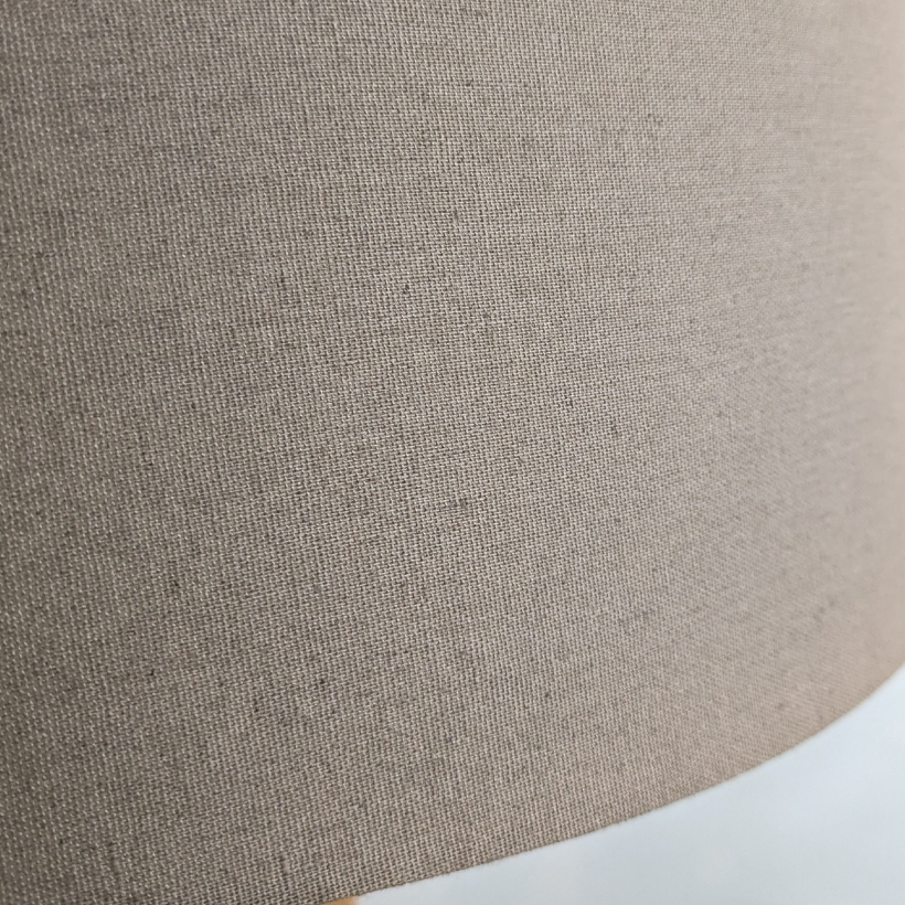 光の表情が美しい、<br />
リネンコットンのシェード