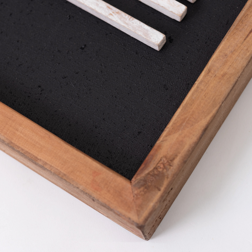 存在感のある古材が独特の存在感を放ちます