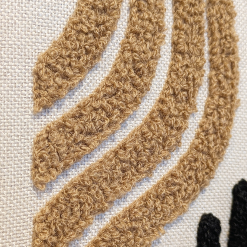 サガラ刺繍の立体的なアート